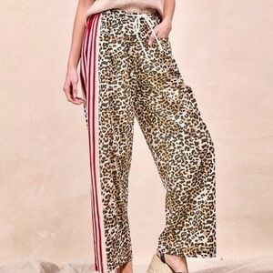 ♥️Hello Gorgeous!BiBi Leopard Print Pants w/ Side Contrast & Tucking Welt Pocket